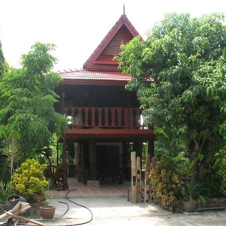 Готель Teak House Чіангмай Екстер'єр фото