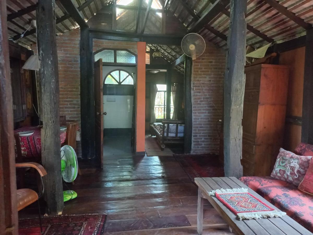 Готель Teak House Чіангмай Екстер'єр фото
