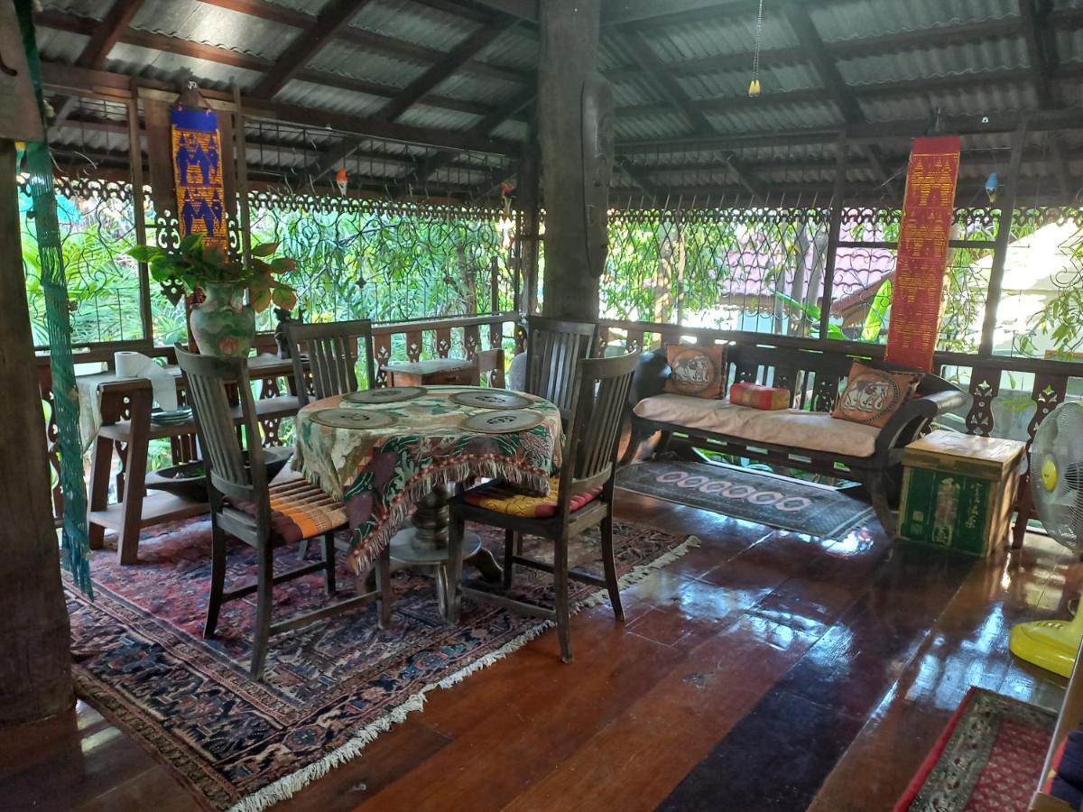 Готель Teak House Чіангмай Екстер'єр фото