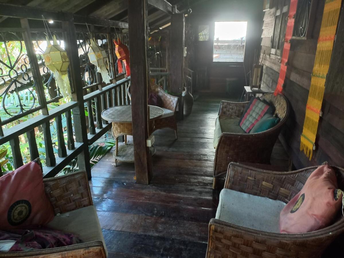 Готель Teak House Чіангмай Екстер'єр фото
